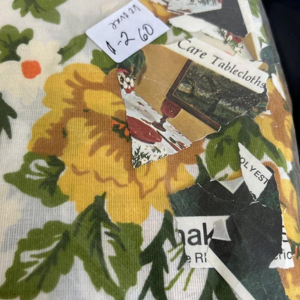 Vintage TASTEMAKER by Stevens Floral Needlepoint Roses Terry Tablecloth 52